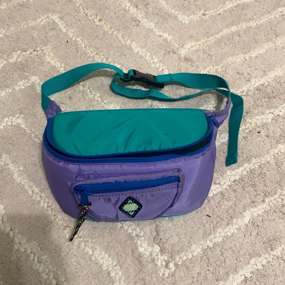 Handbags - vintage sport zone fanny pack